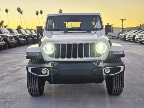 2026 Jeep Wrangler 4-Door Sahara 4x4