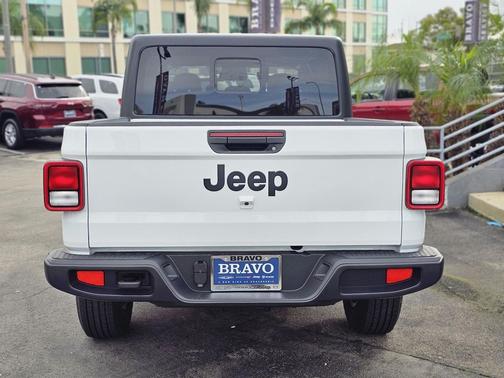 2026 Jeep Gladiator Sport S