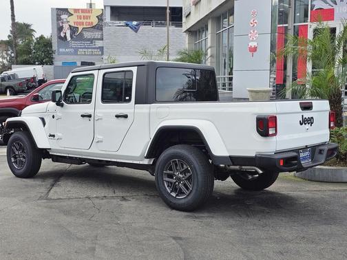 2026 Jeep Gladiator Sport S