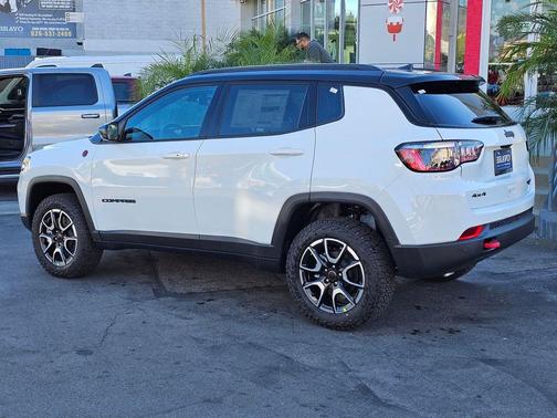 2026 Jeep Compass Trailhawk