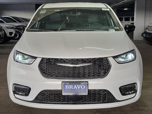 2025 Chrysler Pacifica L