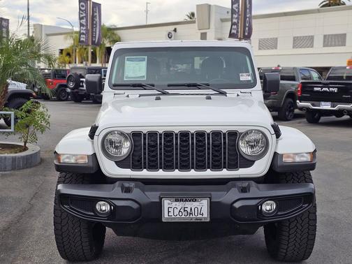 2025 Jeep Gladiator Nighthawk