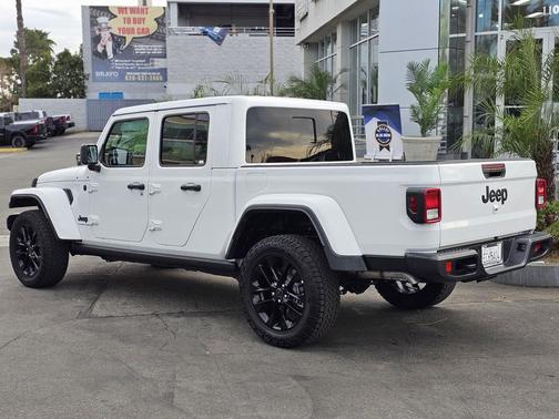 2025 Jeep Gladiator Nighthawk