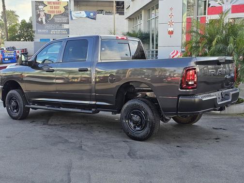 2026 RAM 2500 Tradesman Crew Cab 4x4 6'4' Box