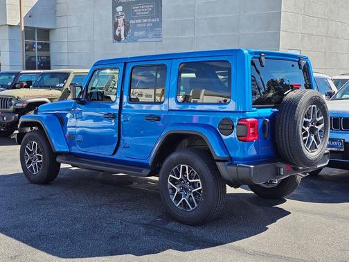 2026 Jeep Wrangler 4-Door Sahara 4x4