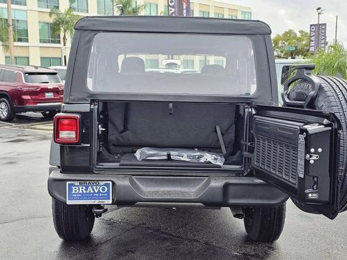 Black Clearcoat 2026 Jeep Wrangler Sport