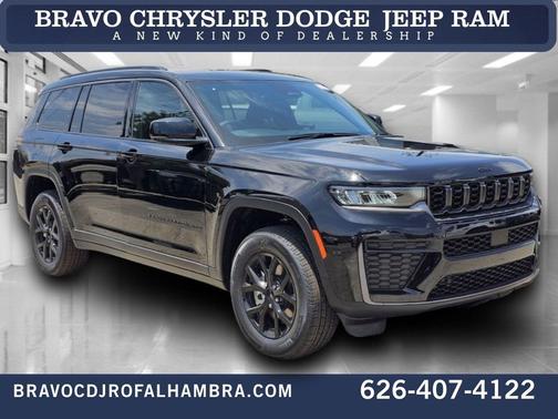 Diamond Black Crystal Pearlcoat 2026 Jeep Grand Cherokee L Altitude