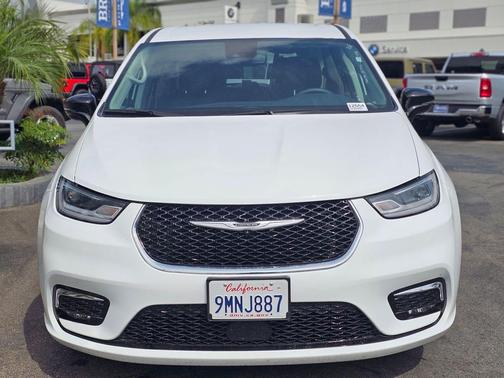 Bright White Clearcoat 2024 Chrysler Pacifica Hybrid Select