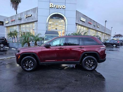 Velvet Red Pearlcoat 2026 Jeep Grand Cherokee Altitude
