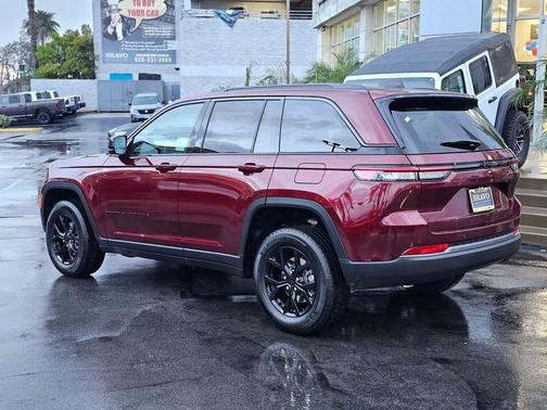 Velvet Red Pearlcoat 2026 Jeep Grand Cherokee Altitude