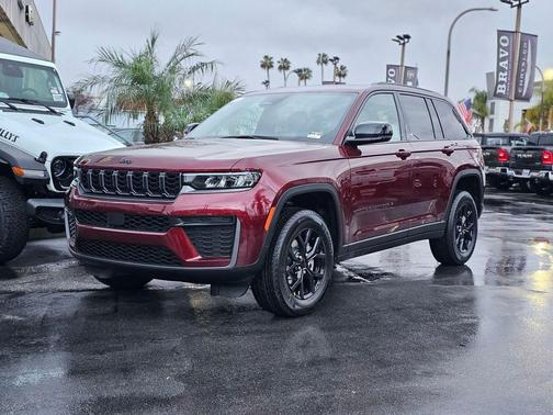 Velvet Red Pearlcoat 2026 Jeep Grand Cherokee Altitude