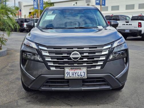 Gun Metallic 2024 Nissan Rogue S