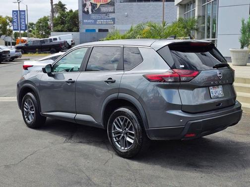 Gun Metallic 2024 Nissan Rogue S
