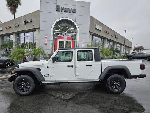 2026 Jeep Gladiator Sport