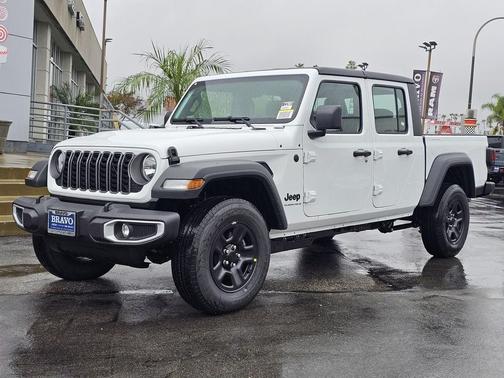 2026 Jeep Gladiator Sport