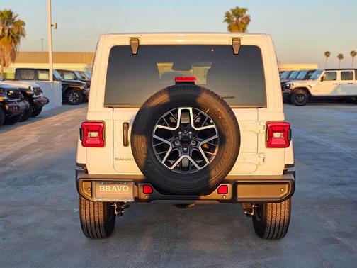 2026 Jeep Wrangler 4-Door Sahara 4x4