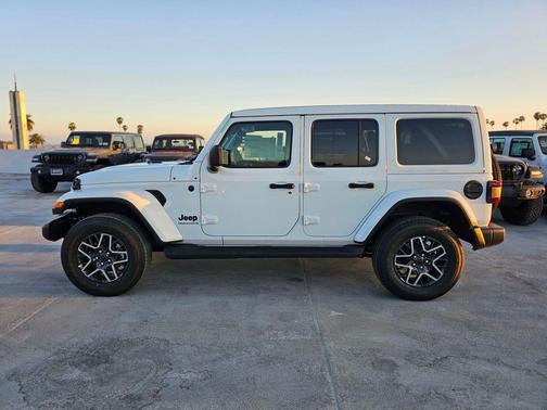 2026 Jeep Wrangler 4-Door Sahara 4x4
