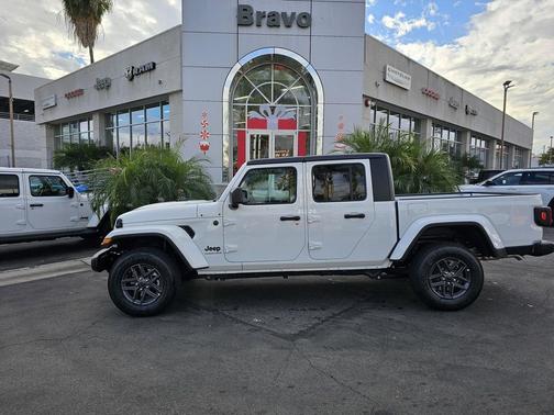 2026 Jeep Gladiator Sport S