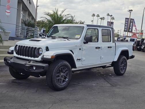 2026 Jeep Gladiator Sport S
