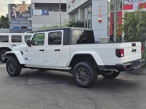 2026 Jeep Gladiator Sport S