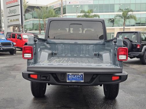 2026 Jeep Gladiator Sport S