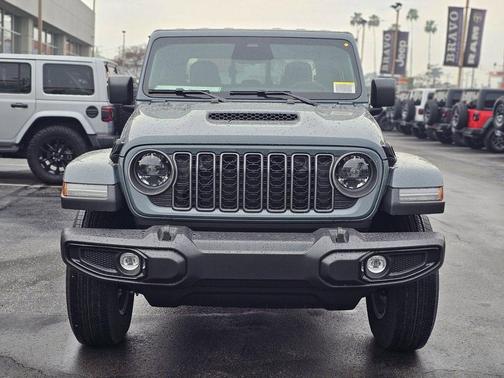 2026 Jeep Gladiator Sport S