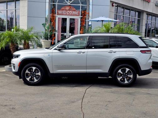 Silver Zynith 2024 Jeep Grand Cherokee 4xe Base