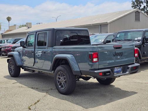 Anvil Clearcoat 2026 Jeep Gladiator Sport S