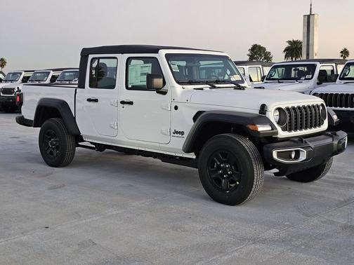 2026 Jeep Gladiator Sport