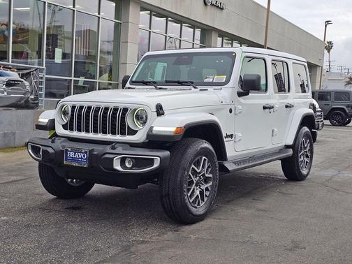 2026 Jeep Wrangler 4-Door Sahara 4x4