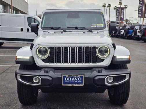 2026 Jeep Wrangler 4-Door Sahara 4x4