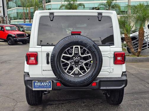 2026 Jeep Wrangler 4-Door Sahara 4x4