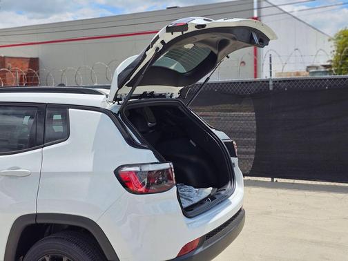 Bright White Clearcoat 2026 Jeep Compass Sport