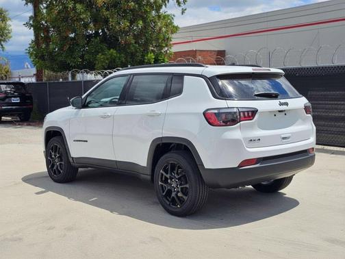 Bright White Clearcoat 2026 Jeep Compass Sport