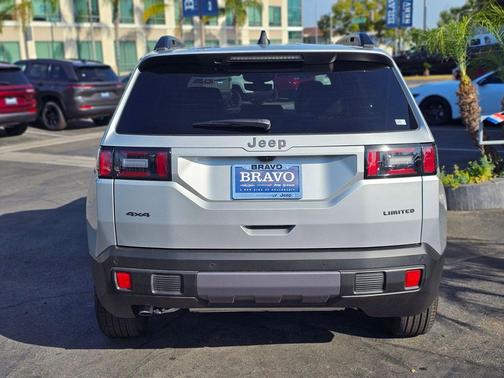 Silver Zynith Clearcoat 2026 Jeep Cherokee Limited