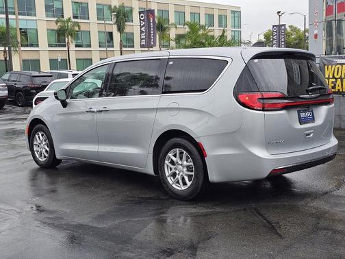 2026 Chrysler Pacifica L