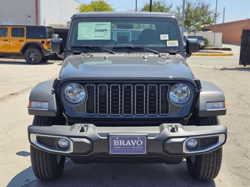 Black Clearcoat 2026 Jeep Gladiator Sport