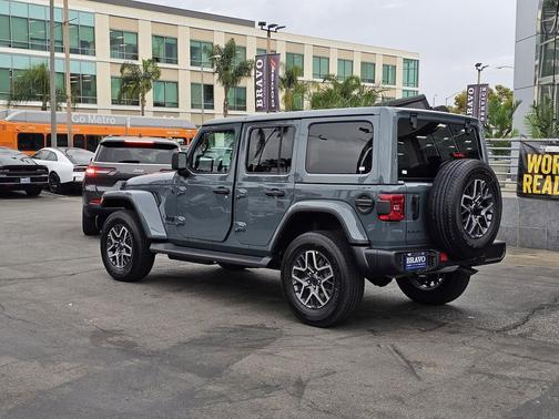 2026 Jeep Wrangler 4-Door Sahara 4x4