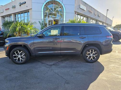 Baltic Gray Metallic Clearcoat 2023 Jeep Grand Cherokee L Limited