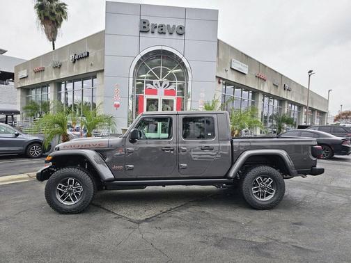 2026 Jeep Gladiator Mojave 4x4