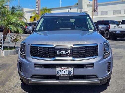 Everlasting Silver 2022 Kia Telluride EX