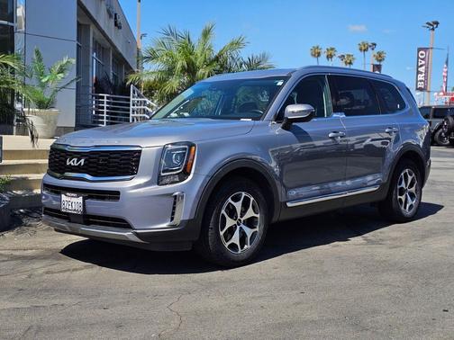 Everlasting Silver 2022 Kia Telluride EX