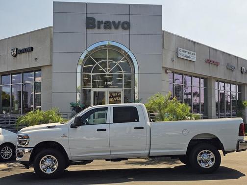 2025 RAM 2500 Tradesman Crew Cab 4x4 8' Box