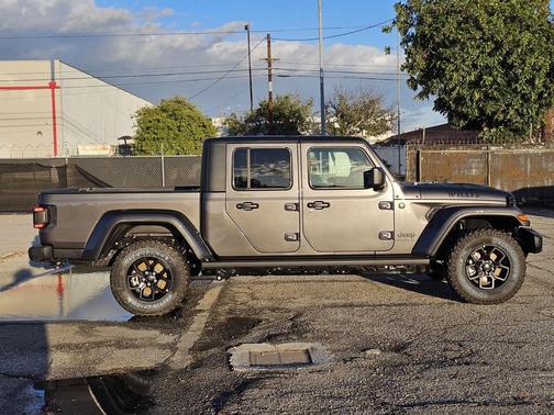 2026 Jeep Gladiator Willys 4x4