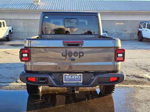 2026 Jeep Gladiator Willys 4x4
