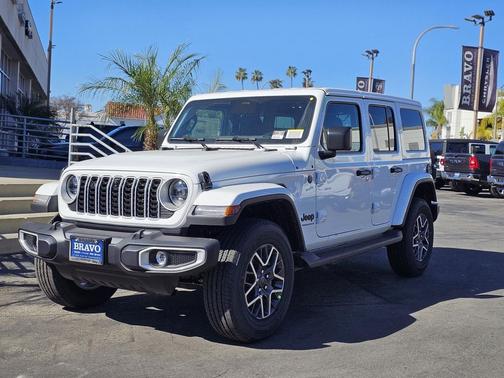 2026 Jeep Wrangler 4-Door Sahara 4x4