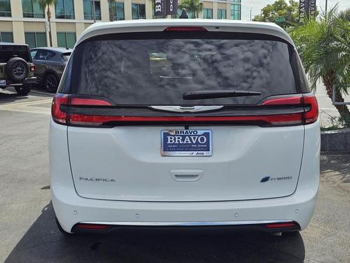 2026 Chrysler Pacifica L