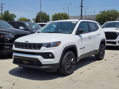 Bright White Clearcoat 2026 Jeep Compass Latitude