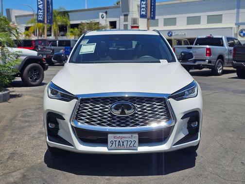 Radiant White 2025 INFINITI QX55 LUXE