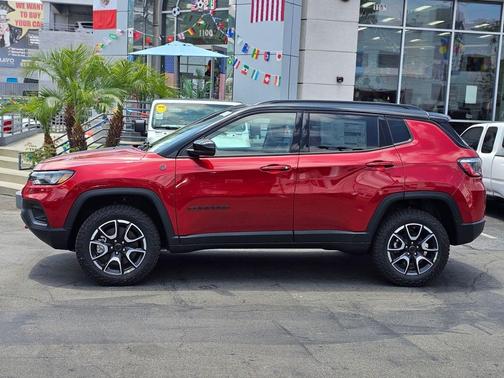 Red Hot Pearlcoat 2026 Jeep Compass Trailhawk